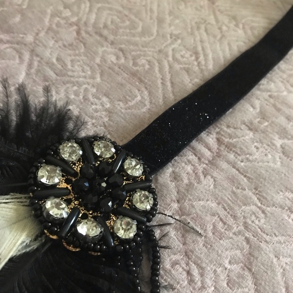 1920s Inspired Feathers Headband - Picture 5 of 5